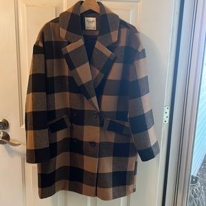 Mid thigh length A&F fall/ winter coat. Size M